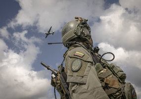 Lietuvos ir Nyderlandų specialiųjų operacijų pajėgos treniruojasi taktinį orlaivių tupdymą... - 1