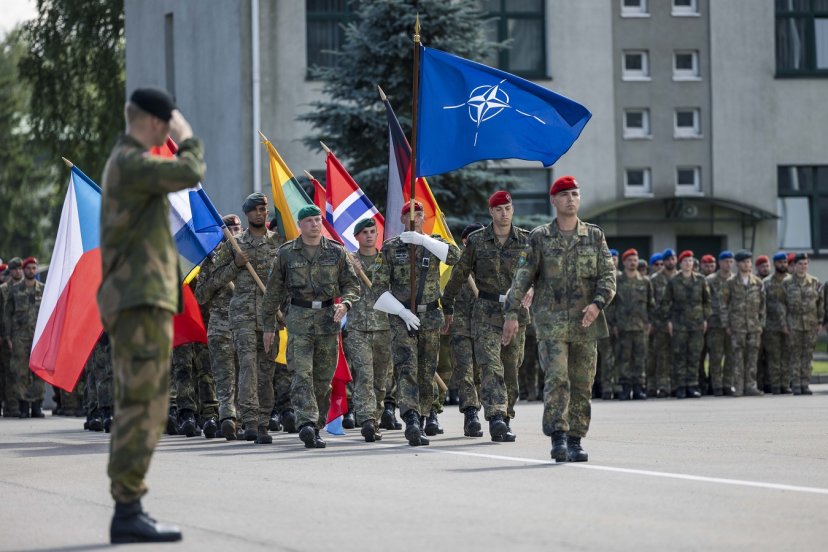 Tarnybą Lietuvoje pradeda naujos rotacijos NATO Priešakinių pajėgų kovinė grupė 