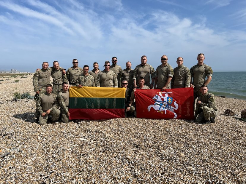 Lietuvos kariuomenės instruktoriai grįžo iš tarptautinės Ukrainos karių mokymo operacijos