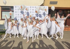 Į mokyklas grįžtantiems mokiniams ir mokytojams – Lietuvos karių sveikinimai - 1