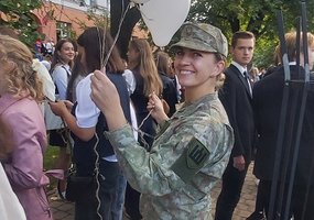 Į mokyklas grįžtantiems mokiniams ir mokytojams – Lietuvos karių sveikinimai - 3