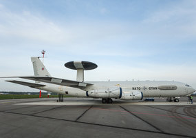 Lietuvoje dislokuota NATO išankstinio perspėjimo ir kontrolės sistema AWACS - 1