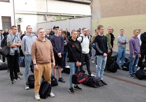 Daugiau negu pusė tūkstančio karių pradeda nuolatinę privalomąją pradinę karo tarnybą - 7