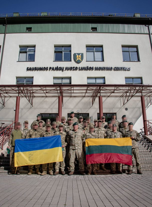 Toliau vykdomi kursai Ukrainos kariams