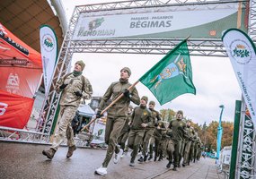 Pagarbos ir paramos bėgimu „In Memoriam“ pagerbti Lietuvos ir Ukrainos kariai  - 10
