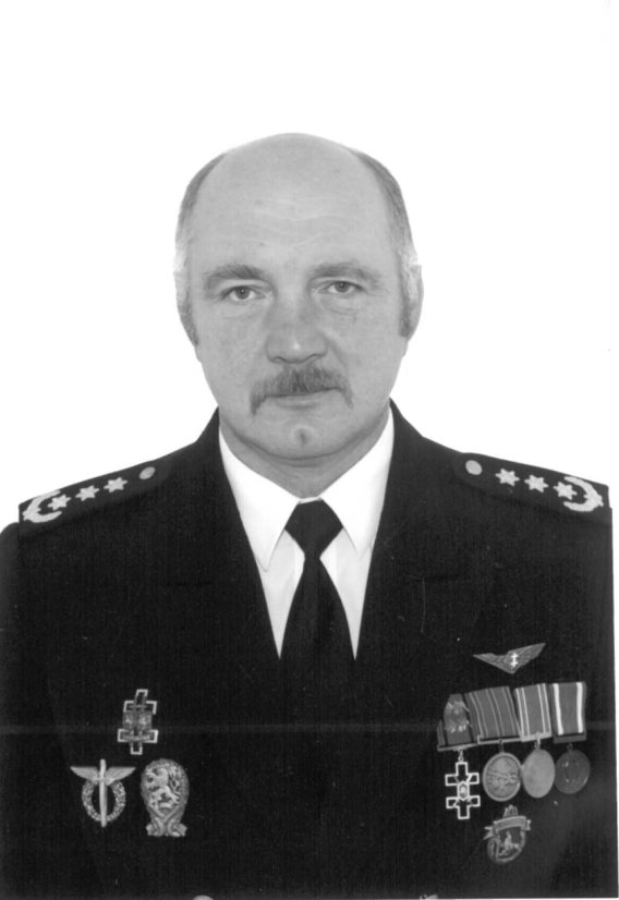 Netekome pirmojo Lietuvos kariuomenės Karinių oro pajėgų vado atsargos pulkininko Zenono...