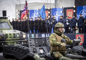 Lietuvos kariuomenės gimtadienis sudrebino Konstitucijos prospektą - 16
