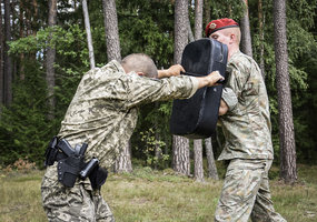 Baigtas Ukrainos karių rengimo ciklas, 2024 m. planuojama parengti apie 3500 karių  - 2
