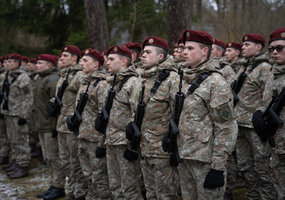 Kariai savanoriai prisiekė Adolfo Ramanausko-Vanago priesaikos vietoje - 10