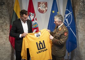 Lietuvos kariuomenė pasirašė bendradarbiavimo sutartį su ledo ritulio asociacija „Hockey Lietuva“ - 3