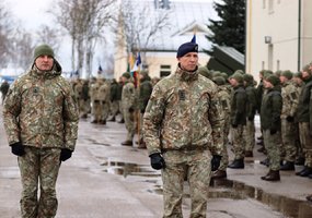 Oro gynybos bataliono kovinė vėliava perduota plk. ltn. Ovidijui Pilitauskui - 3