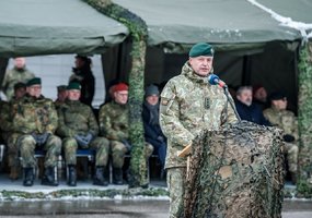 Tarnybą Lietuvoje pradeda penkioliktosios rotacijos NATO Priešakinių pajėgų kovinė grupė - 12
