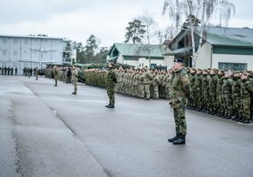 Tarnybą Lietuvoje pradeda penkioliktosios rotacijos NATO Priešakinių pajėgų kovinė grupė - 5