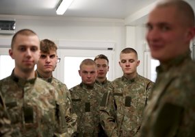 Pirmieji 2024 metų karo prievolininkai tarnybą pradeda Oro gynybos batalione - 5