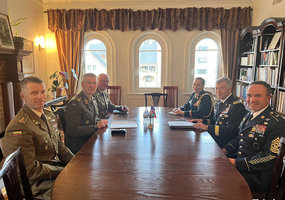 Vašingtone aptartas Lietuvos ir JAV bendradarbiavimas vystant nacionalinės divizijos pajėgumą  - 1
