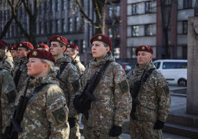 Kariai savanoriai prisiekė Lietuvos Respublikai - 4