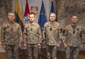 Dviem kariuomenės puskarininkiams suteikti aukščiausi puskarininkių - seržanto majoro - laipsniai  - 2