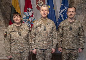 Dviem kariuomenės puskarininkiams suteikti aukščiausi puskarininkių - seržanto majoro - laipsniai  - 3
