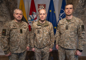 Dviem kariuomenės puskarininkiams suteikti aukščiausi puskarininkių - seržanto majoro - laipsniai  - 4