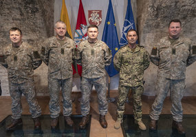 Dviem kariuomenės puskarininkiams suteikti aukščiausi puskarininkių - seržanto majoro - laipsniai  - 5