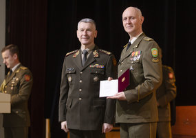 Kariuomenės vadas su atsargos karininkais mini 100-ąsias Atsargos karininkų sąjungos įkūrimo metines - 12