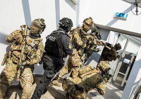 Baigėsi tarptautinės SOP pratybose „Liepsnojantis kalavijas 2024“. Bombonešis B52 metė lazeriu... - 10