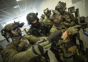 Lietuvoje vyksta tarptautinės NATO Specialiųjų operacijų pajėgų pratybos „Liepsnojantis kalavijas... - 7