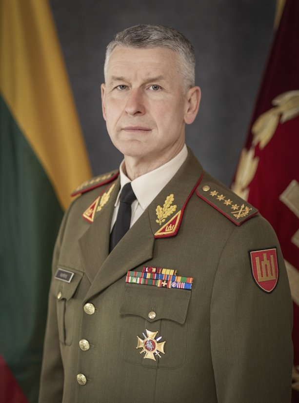 Lietuvos kariuomenės vadas dalyvauja ES ir NATO karinių komitetų susitikimuose Briuselyje
