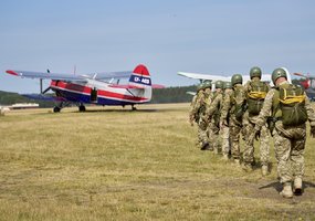 Priverstinio parašiuto skleidimo kurse treniravosi Ukrainos instruktoriai - 6