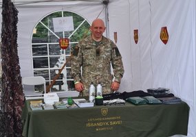 Norvegijos lietuvių bendruomenės jaunimas su Lietuvos kariuomene susipažino per išbandymų kelią - 3