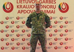 Dviem kariams suteiktas garbės donoro vardas - 1