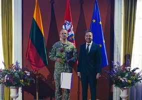 Dviem kariams suteiktas garbės donoro vardas - 2