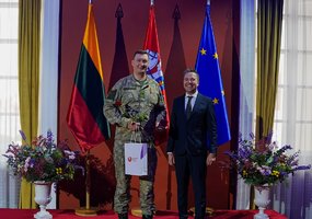 Dviem kariams suteiktas garbės donoro vardas - 4