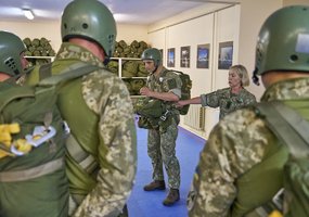 Ukrainian instructors underwent emergency parachute release training  - 7