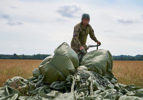 Ukrainian instructors underwent emergency parachute release training  - 3