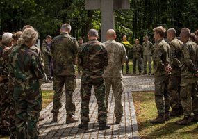 Vokietijos ir Lietuvos kariai tvarkė Pasauliniuose karuose žuvusių karių kapus - 3