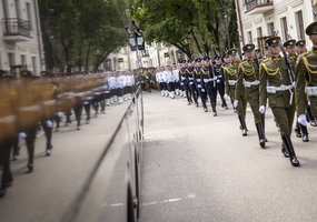 Lietuvos ginkluotųjų pajėgų vėliavų būriai atidavė pagarbą Prezidentui - 6