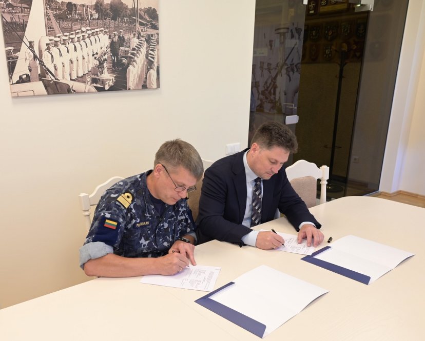 Pasirašyta partnerystės sutartis dėl karinio daugiafunkcinio gelbėjimo ir teršalų likvidavimo...