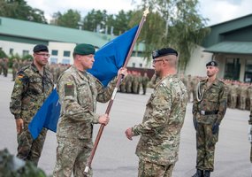 Tarnybą Lietuvoje pradeda naujos rotacijos NATO Priešakinių pajėgų bataliono kovinė grupė  - 10