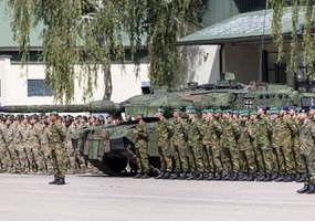 Tarnybą Lietuvoje pradeda naujos rotacijos NATO Priešakinių pajėgų bataliono kovinė grupė  - 6