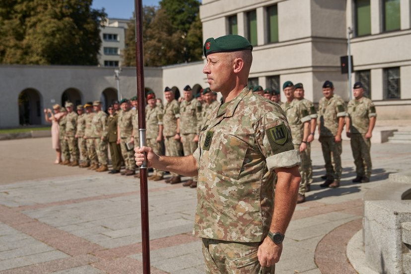 Lietuvos kariuomenės vyriausiuoju puskarininkiu paskirtas seržantas majoras Darius Masiulis