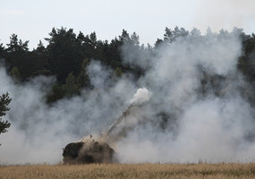 Baigėsi trijuose Lietuvos kariuomenės poligonuose vykusios tarptautinės ugnies paramos vienetų... - 10