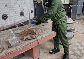 Pratybų metu Slovakijoje Inžinerijos bataliono kariai dirbo su tikromis kovinėmis nuodingosiomis... - 2