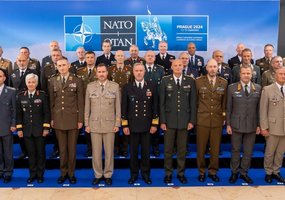Kariuomenės vadas generolas Raimundas Vaikšnoras dalyvavo NATO kariniame komitete su aljanso... - 3