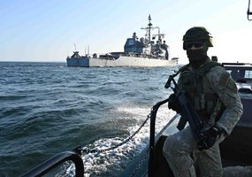 Klaipėdos uoste JAV raketinio kreiserio „USS Normandy“ vizitas - 2