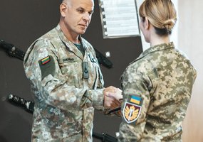 Tarptautinį instruktoriaus kursą baigė Ukrainos kariai - 1