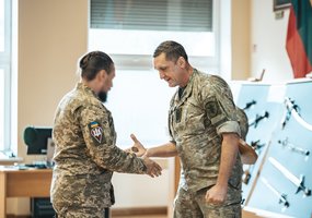 Tarptautinį instruktoriaus kursą baigė Ukrainos kariai - 2