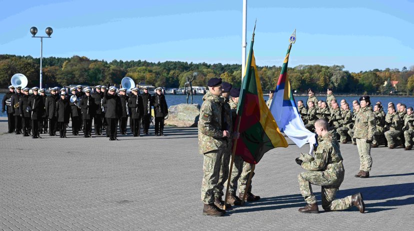 Lietuvai prisiekė Karinių jūrų pajėgų Nuolatinės pradinės privalomosios karo tarnybos kariai