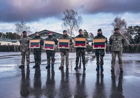 Rukloje apdovanoti 16-osios NATO priešakinių pajėgų bataliono kovinės grupės rotacijos kariai - 1