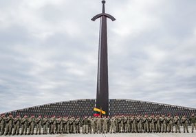 Partizanų memoriale Lietuvai prisiekė kariai savanoriai - 2
